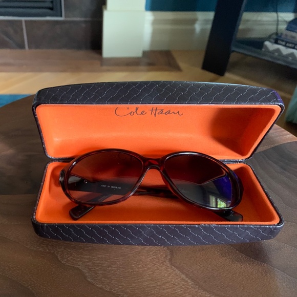Authentic Cole Haan Womens Oval Sunglasses - Picture 2 of 9